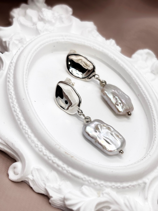 עגיל מלאני - עגיל צמוד כסף 925 מרוקע עם תליון פנינה מלבנית