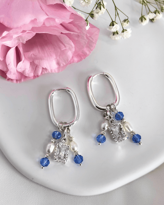 עגילי כסף בעיצוב מלבני עם תליון אבן שקופה, פנינים וכדורי קריסטל כחול