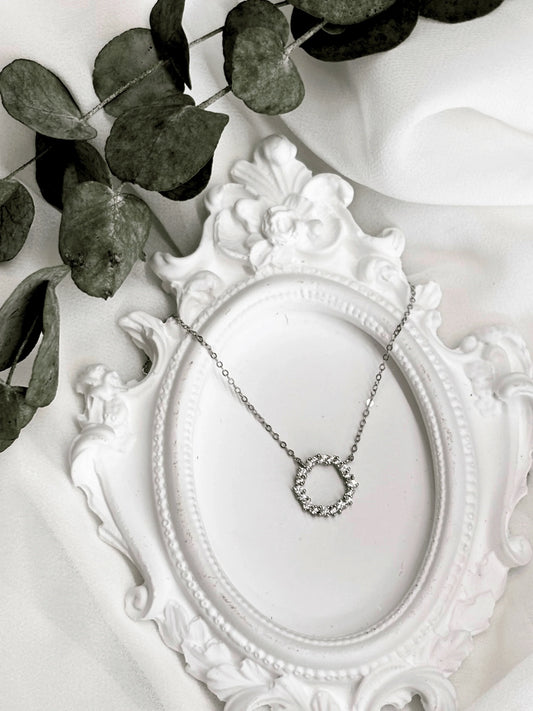 שרשרת כסף סטרלינג 925 עם תליון עגול מעוטר אבני חן נוצצות מעוצב בעבודת יד